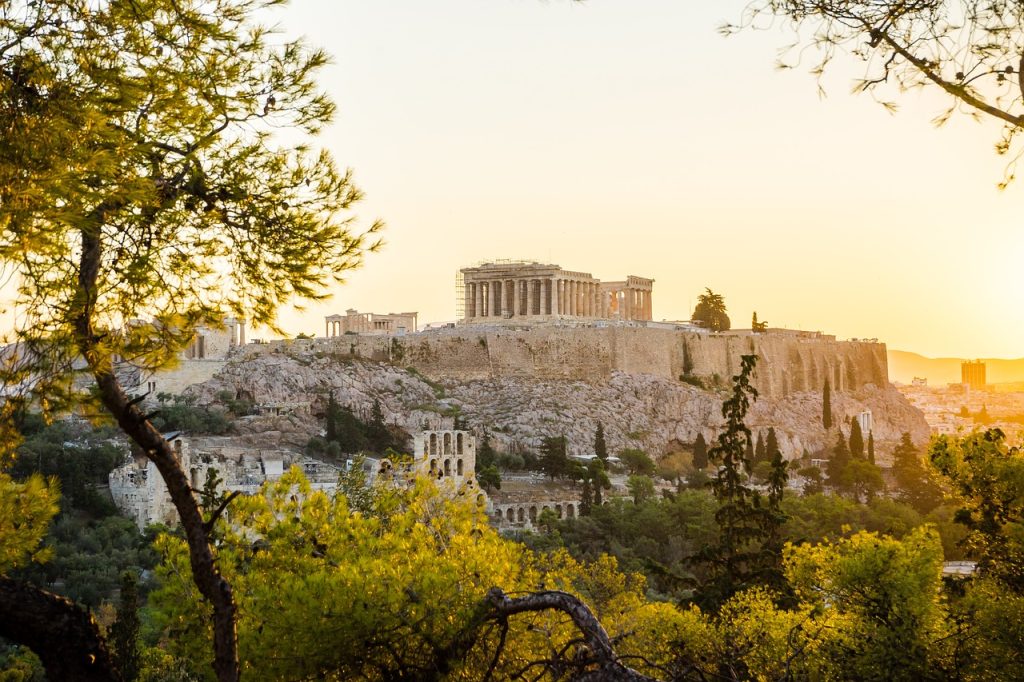 Kurzurlaub in Athen – Sonnenuntergang über der Akropolis als Highlight einer unvergesslichen Städtereise